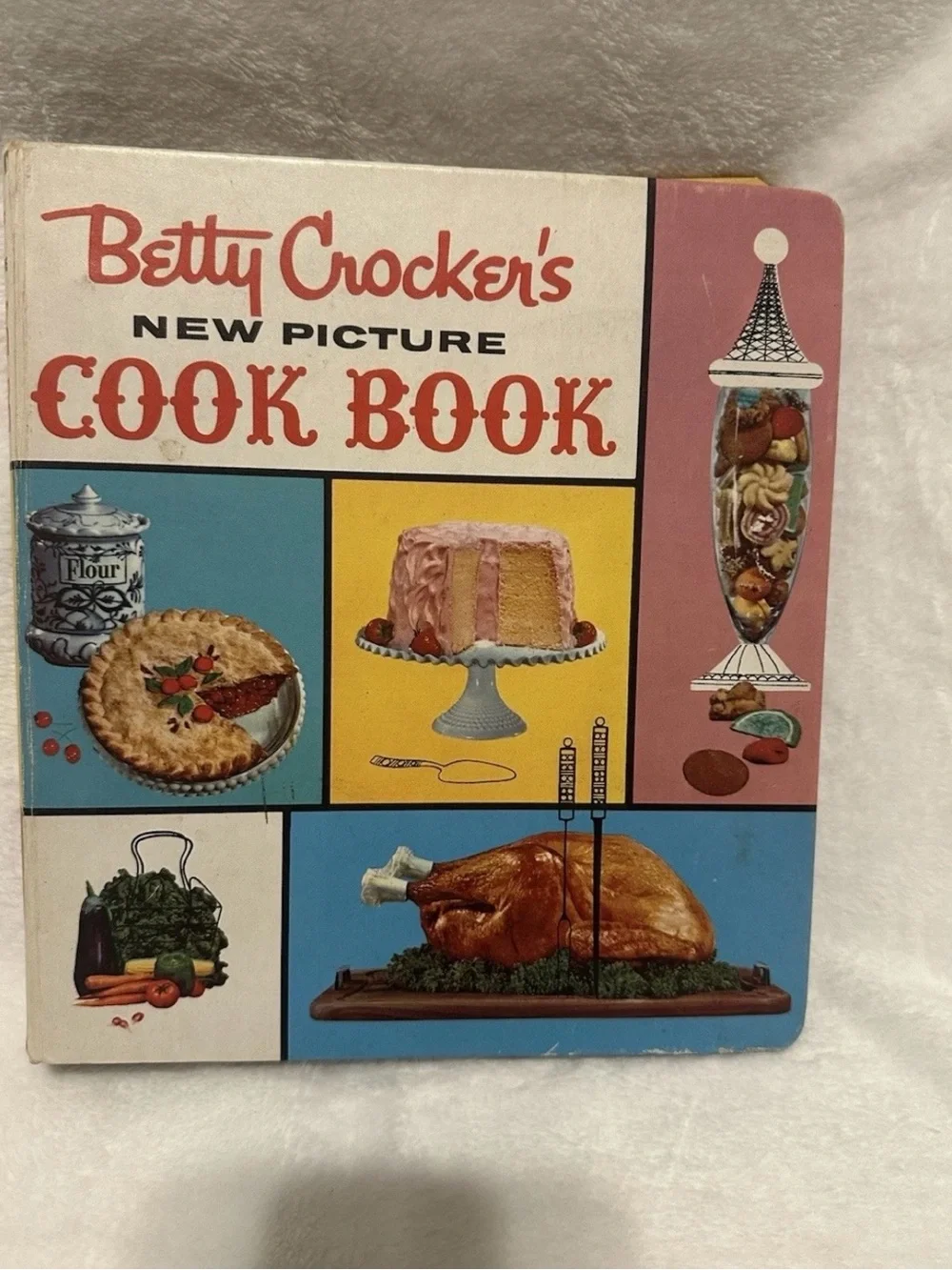 Vintage 1961 betty crocker cookbook excellent condition